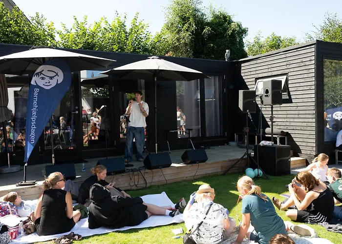 Gardenhouse In - New Build Lovely House With Garden *